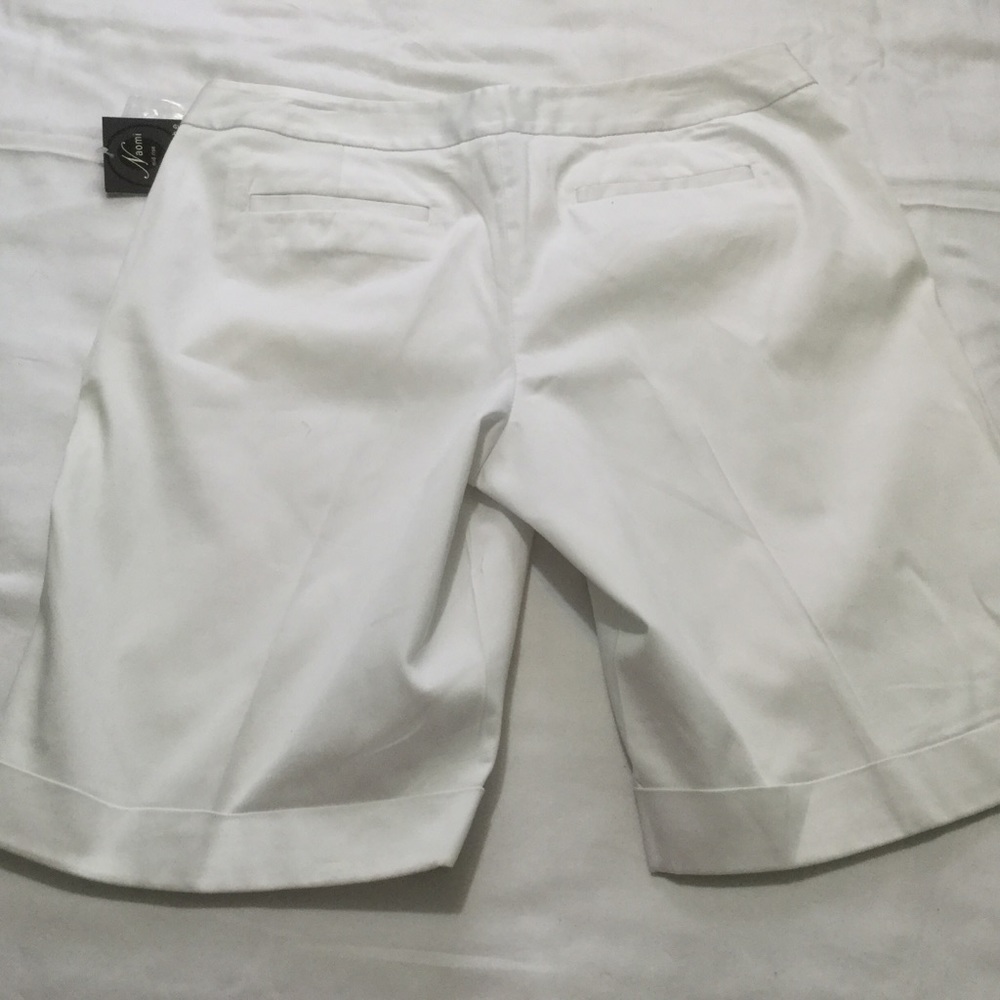 Naomi - Bermuda Shorts - Picture 3 of 4